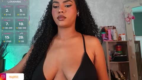 Snapshot of naomixjones1 chatting on February 20, 6:52 pm Naomi online show from February 20, 6:52 pm