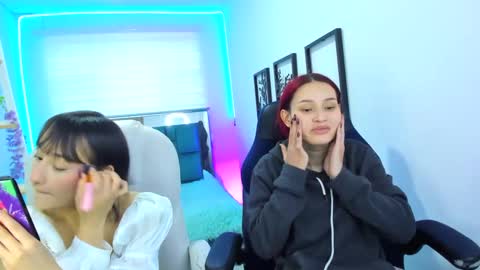 naomy online show from September 19, 7:47 pm