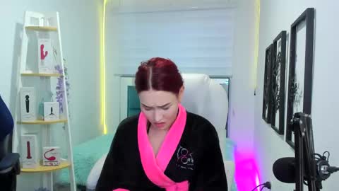 naomy online show from October 18, 10:21 pm