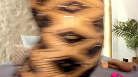 Snapshot of naomy_gyal chatting on March 30, 7:48 pm I am Naomy online show from March 30, 7:48 pm