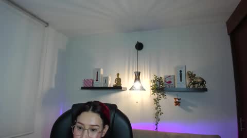 naomy online show from May 27, 1:57 am
