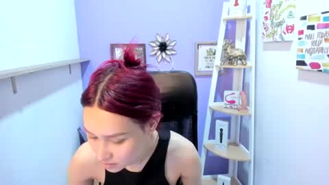 Snapshot of naomy_hot04 chatting on July 9, 11:31 pm naomy online show from July 9, 11:31 pm