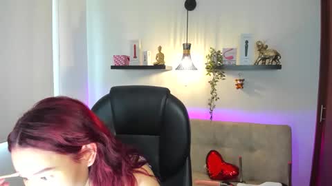 Snapshot of naomy_stanley chatting on April 12, 4:23 pm Naomy Stanley online show from April 12, 4:23 pm