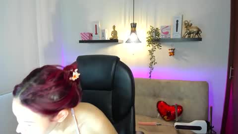 Naomy Stanley online show from May 10, 9:31 pm