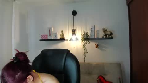 naomy_stanley_ online show from June 21, 9:50 pm