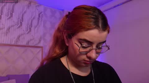 Naomy  online show from November 29, 2:36 am