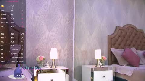 Snapshot of naomybrand chatting on October 16, 10:16 am Naomi Brand online show from October 16, 10:16 am