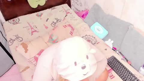 Naomyfoxx online show from May 17, 5:05 am