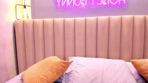 Snapshot of naomymonroe_ chatting on April 11, 10:03 pm Naomy online show from April 11, 10:03 pm
