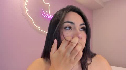 Snapshot of naomymonroe_ chatting on April 22, 10:39 am Naomy online show from April 22, 10:39 am