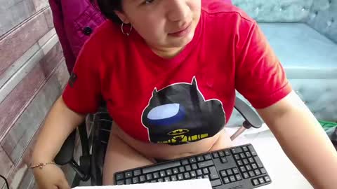 Snapshot of naomyprinces_ chatting on December 6, 12:02 am Bulma Heidi online show from December 6, 12:02 am