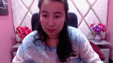 Snapshot of naomyprinces_ chatting on December 21, 12:59 pm Bulma Heidi online show from December 21, 12:59 pm