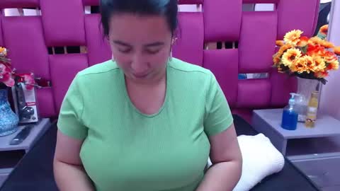 Snapshot of naomyprinces_ chatting on January 20, 1:21 pm Bulma Heidi online show from January 20, 1:21 pm