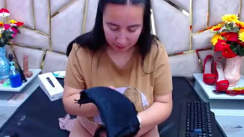 Snapshot of naomyprinces_ chatting on January 30, 2:36 pm Bulma Heidi online show from January 30, 2:36 pm