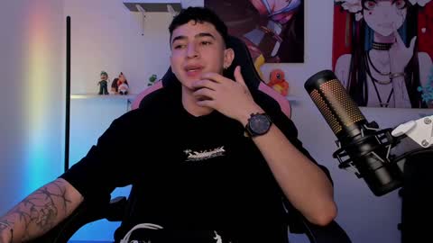 Snapshot of naranjo_seb chatting on December 17, 5:07 am sebastian online show from December 17, 5:07 am