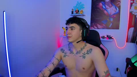 Snapshot of naranjo_seb chatting on February 4, 12:00 pm sebastian online show from February 4, 12:00 pm