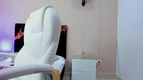 Nascary Fox online show from October 10, 7:46 pm