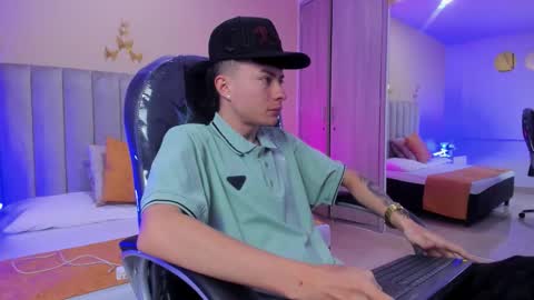 Nascary Fox online show from January 10, 7:15 pm