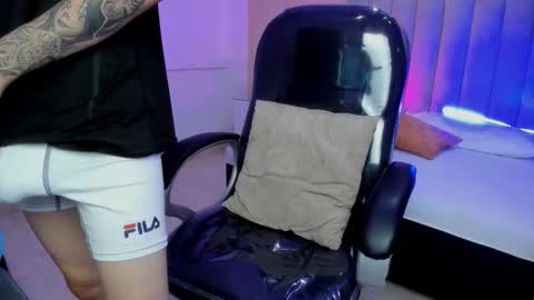 Nascary Fox online show from February 19, 8:38 pm