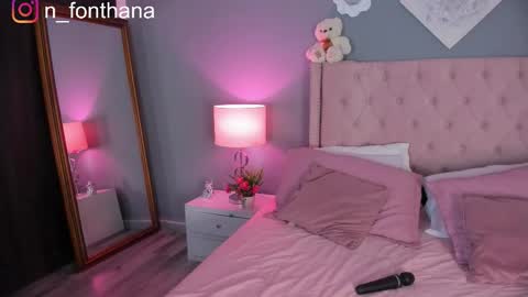 Nashly Fontana online show from November 25, 1:33 pm