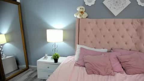 Nashly Fontana online show from February 10, 3:05 pm