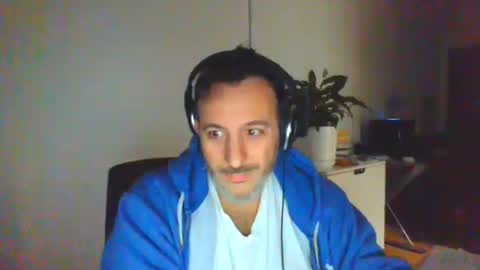 nassobout online show from December 3, 10:30 pm