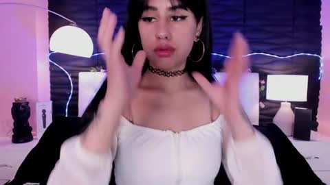 Maira online show from June 25, 9:08 pm