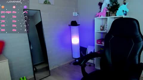 Snapshot of nastasya_cute chatting on December 23, 1:36 am Nastya online show from December 23, 1:36 am