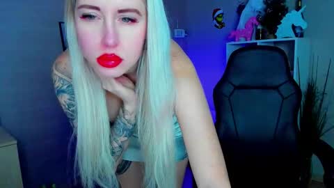 Snapshot of nastasya_cute chatting on January 12, 1:44 am Nastya online show from January 12, 1:44 am