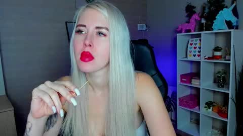 Snapshot of nastasya_cute chatting on January 15, 1:54 am Nastya online show from January 15, 1:54 am