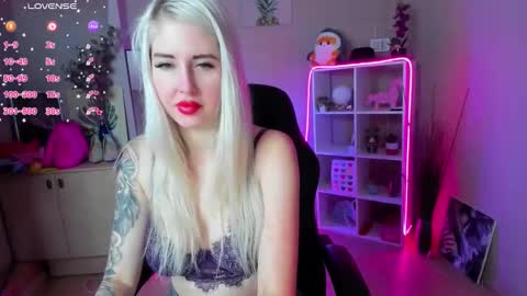 Snapshot of nastasya_cute chatting on February 10, 1:53 am Nastya online show from February 10, 1:53 am