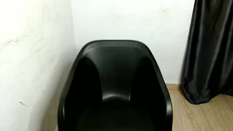 Snapshot of nasty_creamypussyy chatting on February 27, 7:19 am Mila online show from February 27, 7:19 am