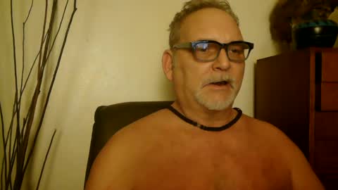Daddy online show from January 1, 7:30 am