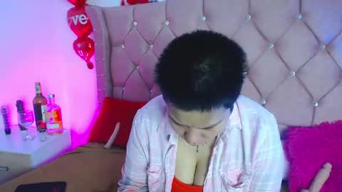 nat_evans8 online show from May 8, 4:29 am