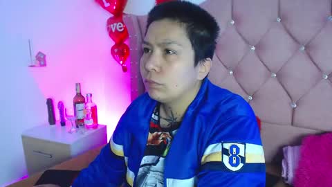 nat_evans8 online show from May 9, 4:39 am