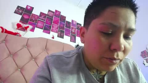 nat_evans8 online show from May 12, 11:24 pm