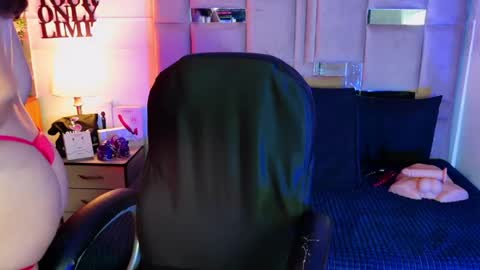 Snapshot of natacha_black00 chatting on May 5, 3:09 pm Natacha black online show from May 5, 3:09 pm