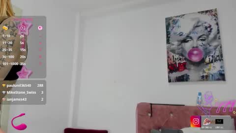 Snapshot of natacha_ferrer1 chatting on April 23, 12:29 pm natacha_ferrer1 online show from April 23, 12:29 pm