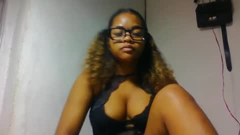 natachazz online show from April 2, 2:42 am