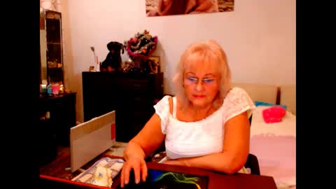 natali online show from December 22, 8:25 pm