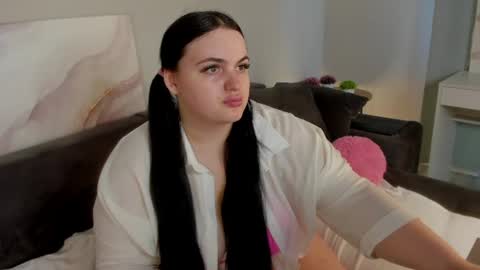 Snapshot of natali_xl chatting on June 29, 1:23 am Natali online show from June 29, 1:23 am