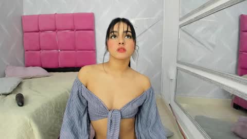 Snapshot of natalia_aguirre chatting on January 10, 3:27 pm Naty online show from January 10, 3:27 pm