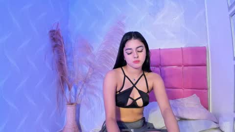 Snapshot of natalia_aguirre chatting on February 18, 3:54 pm Naty online show from February 18, 3:54 pm