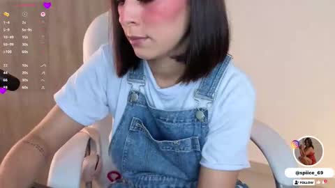 Snapshot of natalia_andrea_2804 chatting on January 15, 10:13 pm natalia andrea online show from January 15, 10:13 pm