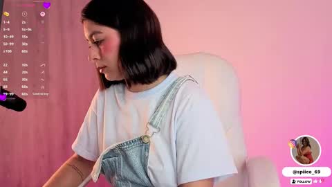 Snapshot of natalia_andrea_2804 chatting on January 18, 11:19 pm natalia andrea online show from January 18, 11:19 pm