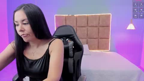 natalia_saenzz_ online show from June 24, 12:04 pm