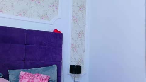 nataliacroft online show from May 4, 2:57 pm