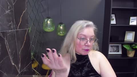 Snapshot of natalicloud chatting on December 6, 1:22 pm NataliCloud online show from December 6, 1:22 pm
