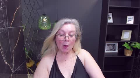 Snapshot of natalicloud chatting on December 9, 4:26 pm NataliCloud online show from December 9, 4:26 pm