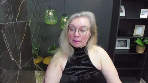 Snapshot of natalicloud chatting on December 10, 5:11 pm NataliCloud online show from December 10, 5:11 pm